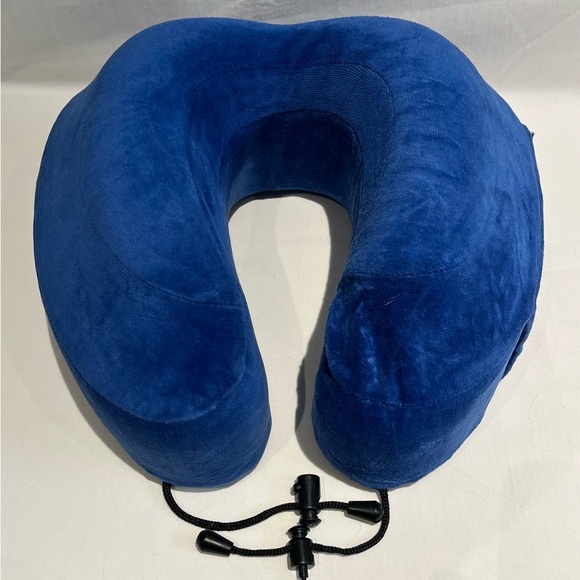 Cabeau Evolution Plus Memory Foam Travel Neck Pillow - Picture 1 of 9